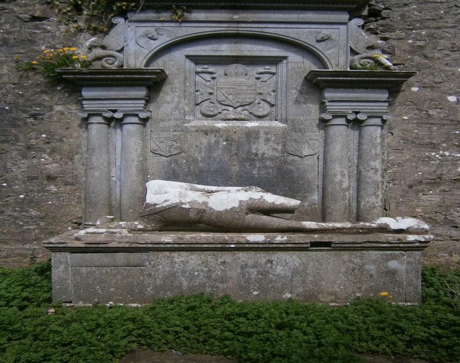 Foxhall-stone-man-tomb null