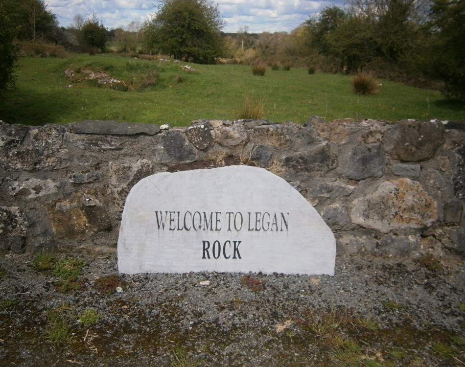 Legan-Rock-entrance null