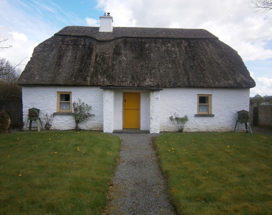 Thatched-Cottage-museum-photo-by-Terry-Collins null