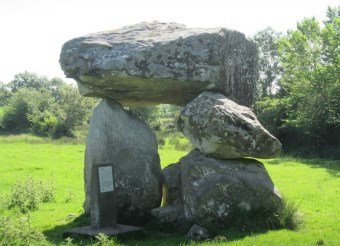 dolmen dolmen