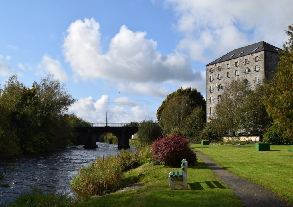 River-Inny,-Ballymahon null
